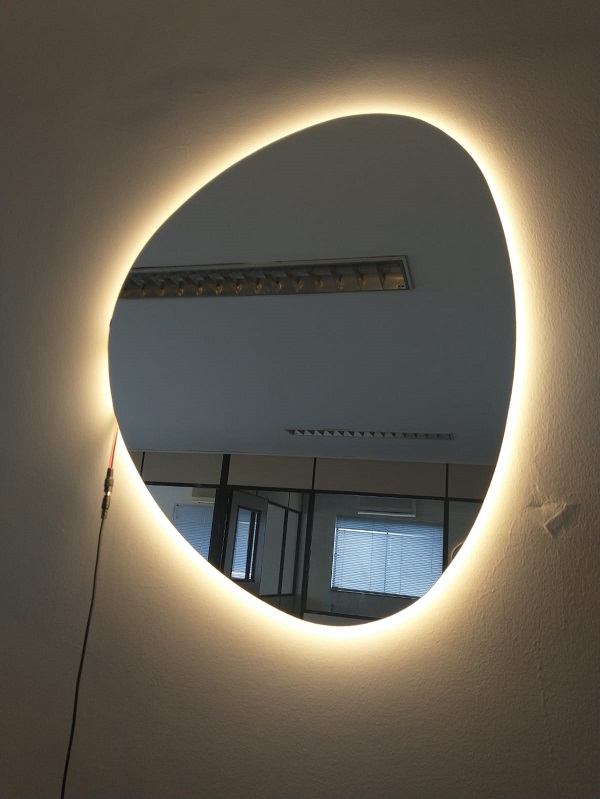 Espelho orgânico iluminado com led quente 64x54cm TOUCH