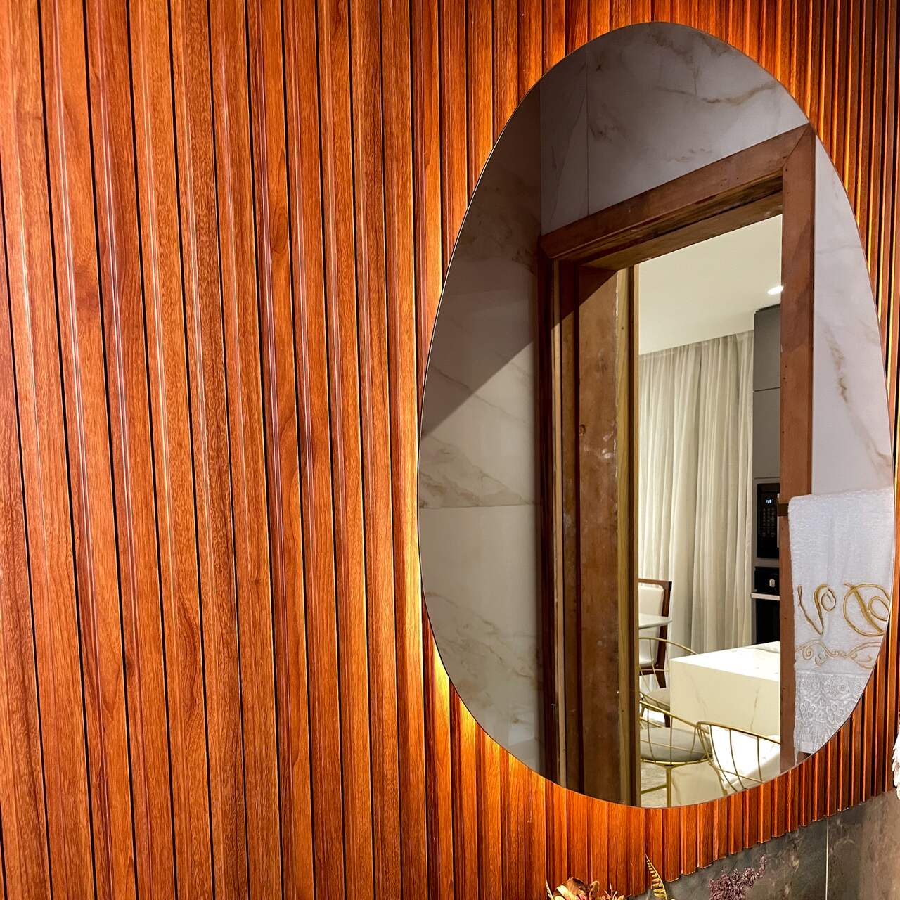 Painel Ripado WPC Interno Low Cor: Imbuia 2,90m x 15cm, 0,43m²