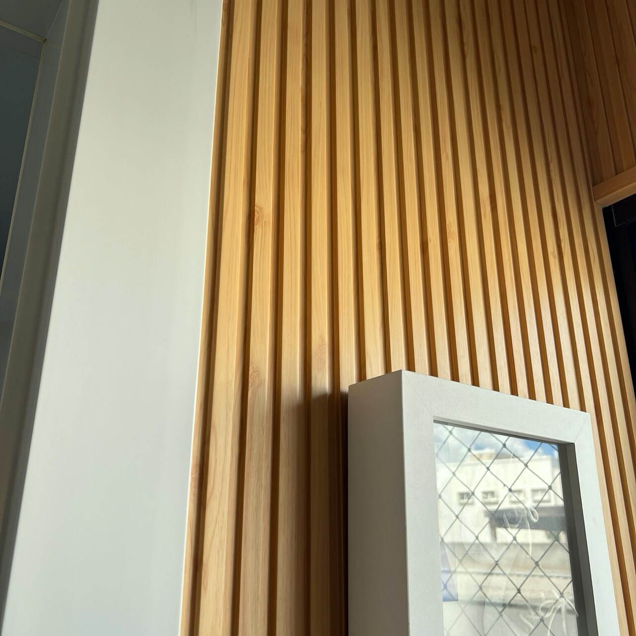 Painel Ripado Wpc Interno Low Cor: Carvalho 2,90m x 15cm (0,43m²)
