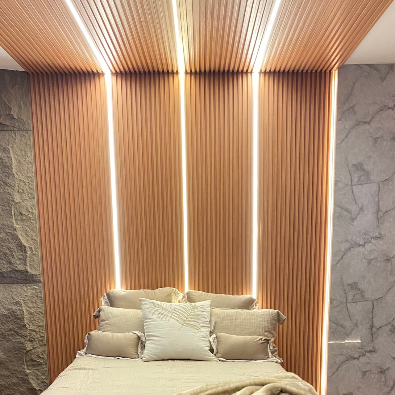 Painel Ripado Wpc Interno Wave Cor: Freijó 2,90m x 14cm (0,406m²)