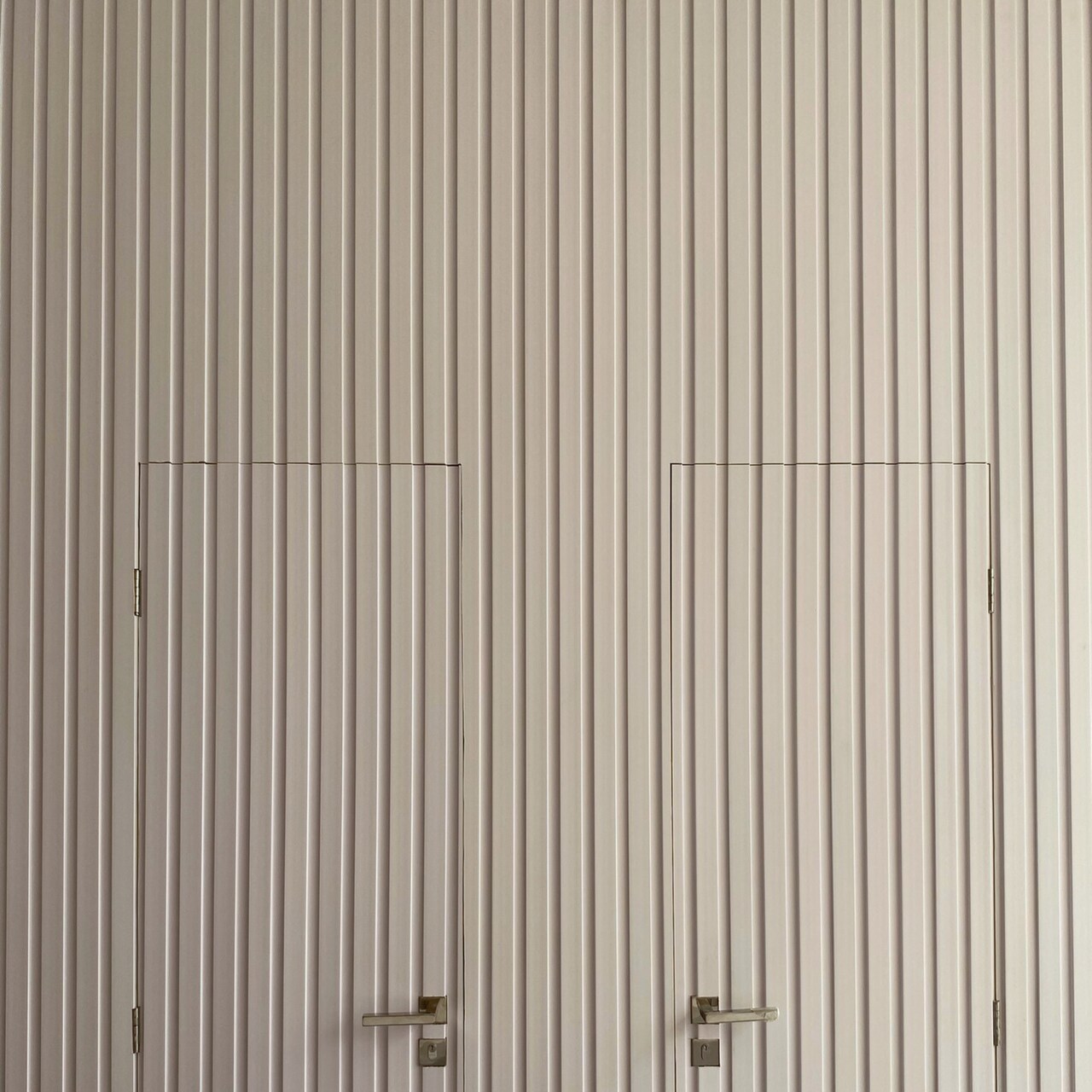 Painel Ripado Wpc Interno Wide Cor: Branco Absoluto 2,90m x 19cm (0,55m²)
