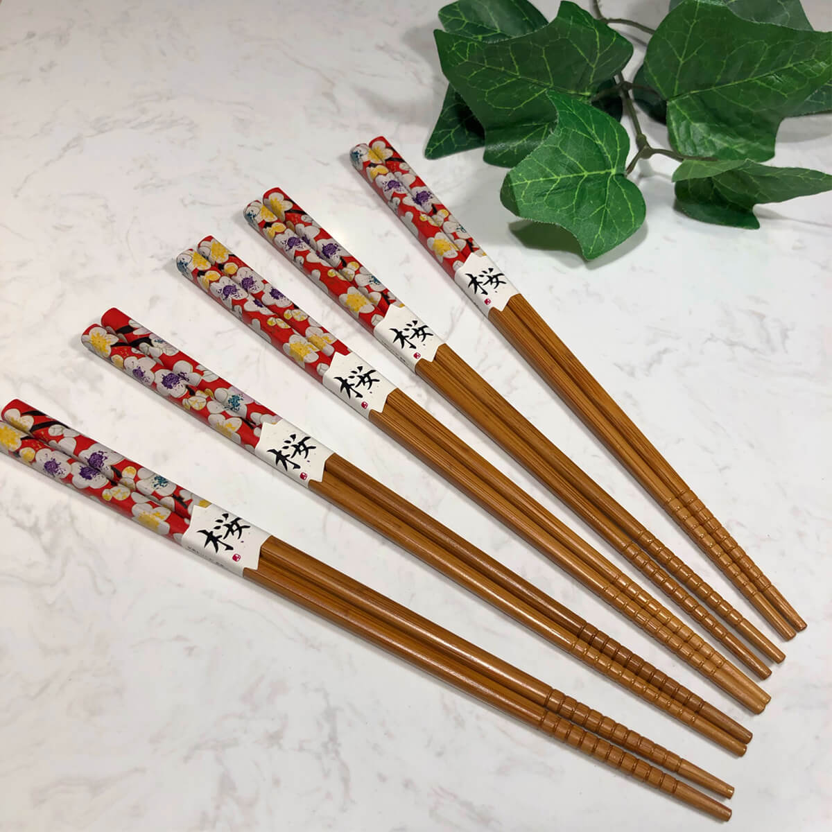 Conjunto De Palitos Japoneses Sushi Bambu Kyoto 5 Pares Hashi Floral Vermelho Yoi