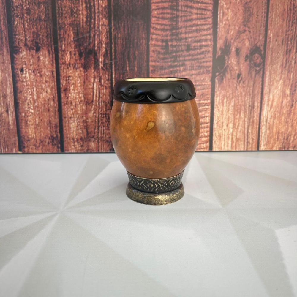 Cuia Detalhada Artesanal De Chimarrão Coquinho Para Mate Brasão