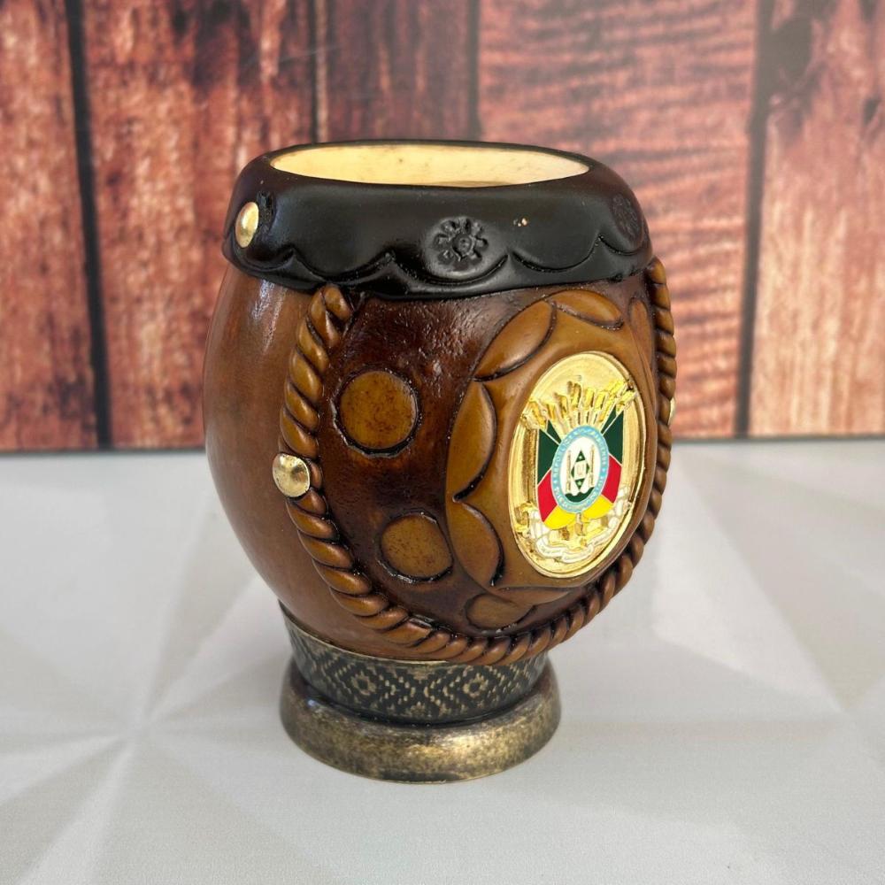 Cuia Detalhada Artesanal De Chimarrão Coquinho Para Mate Brasão