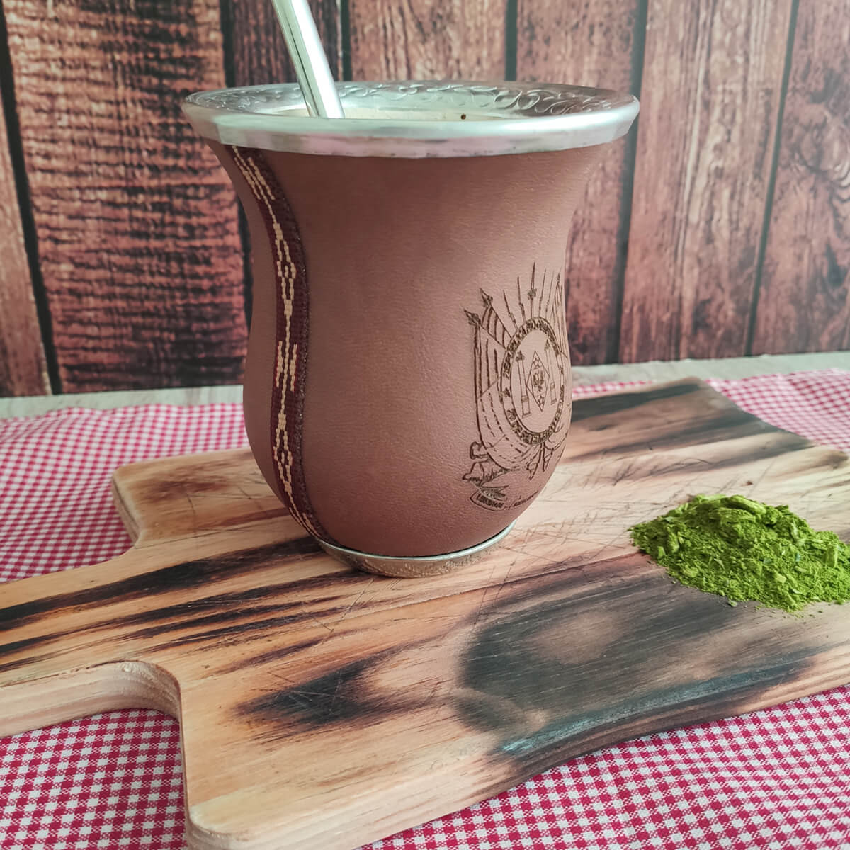 Cuia de Chimarrão Artesanal Cuia de Porongo Natural Revestida Corino 12cm Brasão
