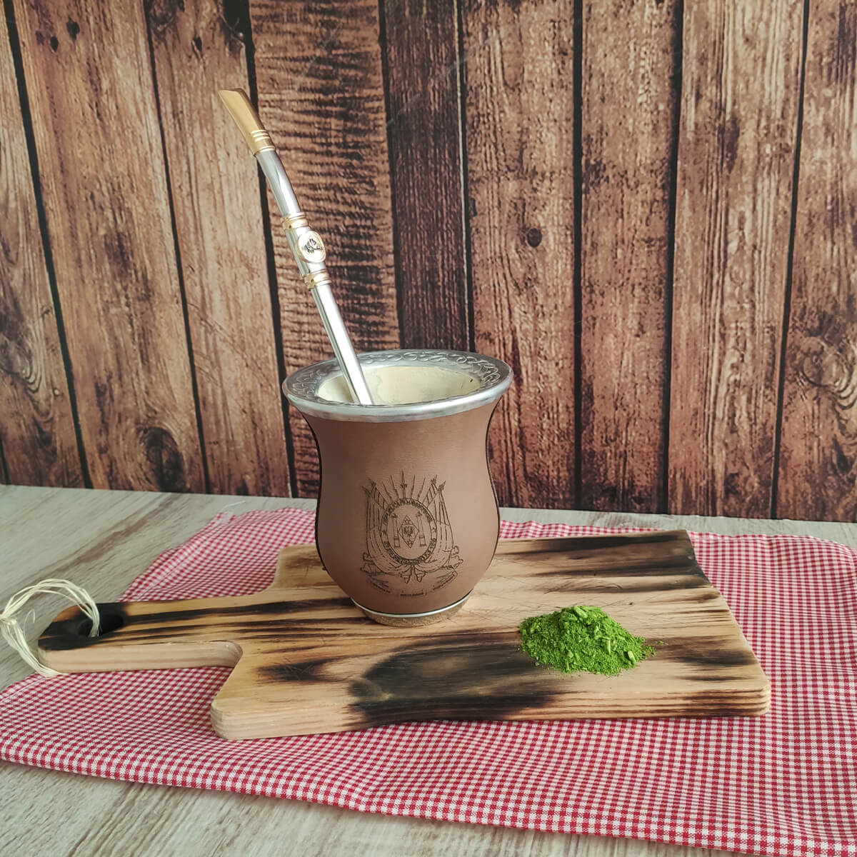 Cuia de Chimarrão Artesanal Cuia de Porongo Natural Revestida Corino 12cm Brasão