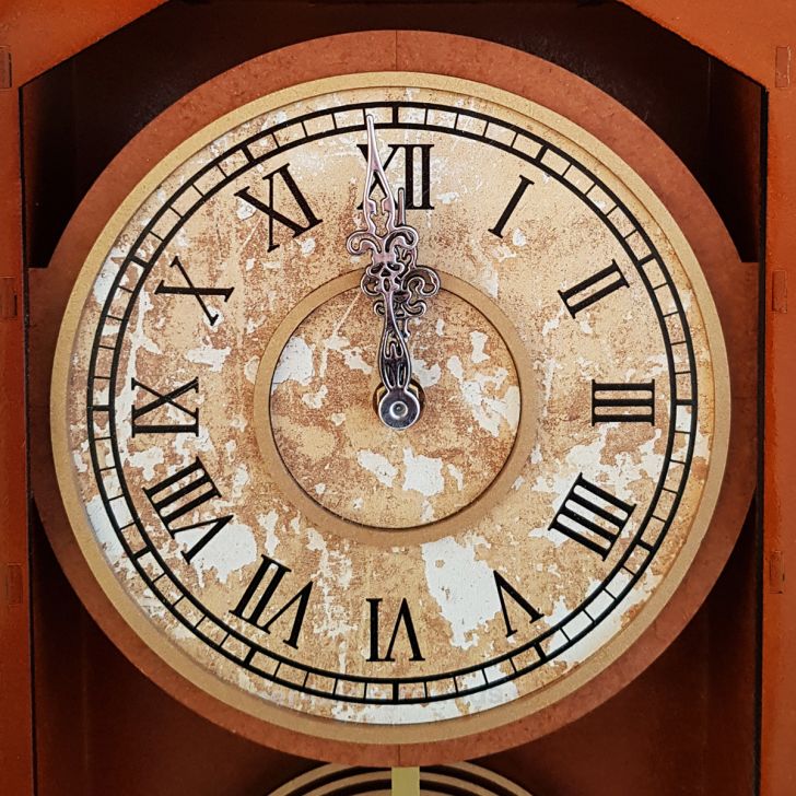 Relógio De Parede Antigo em Madeira Com Pêndulo Decoração Ambiente