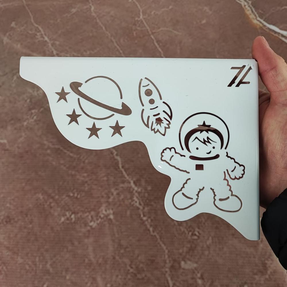 Mão Francesa Ornamentada 20cm Nave Espacial Astronauta Branc