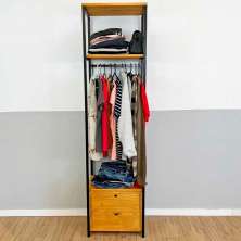 Arara de Roupas de Ferro e Madeira Middle Style Industrial Slim com 1 Gaveteiro Nozes e Preto