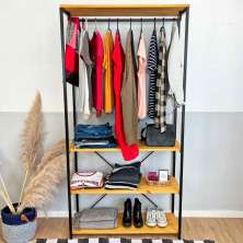Arara de Roupas de Madeira e Ferro High Style Industrial Ample Nozes e Preto