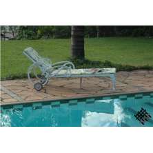 Espreguiçadeira Chaise para Piscina Área Externa Área de Lazer Acapulco Alumínio Fundido com Almofada Artesane Móveis
