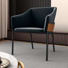 Poltrona para Sala de Recepção Silas Veludo Preto
