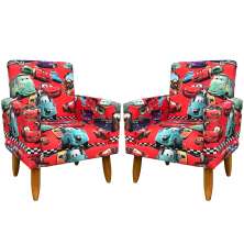 Kit 2 Poltronas Decorativas Nina Infantil Para Quarto Infantil Suede Estampa Carros Pé Castanho