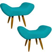 Kit 2 Puff Para Sala, Quarto E Escritório Decorativo Emilia Suede Azul Turquesa Pé Castanho - Clique E Decore