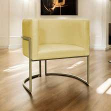 Poltrona Decorativa Luna Para Sala de Estar Escritório Recepção Suede Amarelo Base de Ferro Champagne