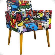 Poltrona Decorativa Para Sala, Escritório, Recepção Nina Estampa Romero Brito Gatinho Pé Castanho - Clique E Decore