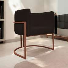Poltrona Decorativa Recepção Luna Tecido Sintético Marrom Base de Ferro Bronze