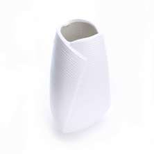 Vaso Decorativo Dobradura Branco em Cerâmica 25x16 cm - D'Rossi