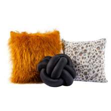 Kit Capas de Almofadas c/ Nó Plush Fleece Onça Mostarda 03 Peças