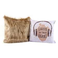 Par de Capa de Almofada Fone Heart Plush Caqui 45cm x 45cm
