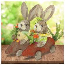 Casal De Coelhos De Palha Páscoa Com Carro De Cenoura Decoração 33cm