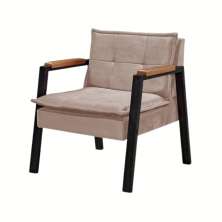 Poltrona Fortaleza Veludo Capuccino Base em Metal Preto