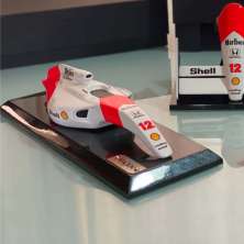 Miniatura de Quadro Decorativo 33cm x 12,5cm Carro F1 MP4/4 SNN Branco G53 - Gran Belo