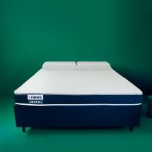 Cama Box com Colchão Queen Guldi Duplo D28 e 2 Travesseiros Guldi Soft Nasa Branco e Azul