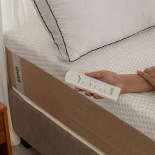 Colchão Solteirão Guldi Comfort com Massageador Quântico Molas Ensacadas (30x96x203) Branco e Bege