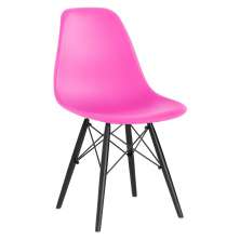 Cadeira Charles Eames Eiffel DSW com pés de madeira preta Rosa pink