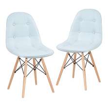 Kit 2 cadeiras estofadas Charles Eames Eiffel Botonê com pés de madeira clara Azul claro