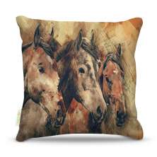 Almofada 45 x 45cm  Nerderia e Lojaria 3 cavalos colorido