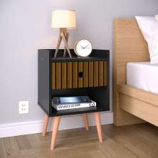 Mesinha Lateral Pequena com 1 Gaveta e Nicho Quarto Decorado - Preto / Ripado Nature - Lojas RPM