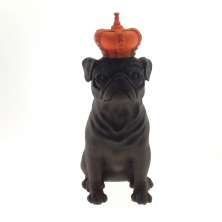 Enfeite Decorativo Cachorro Coroa Laranja Resina Preto 28x12