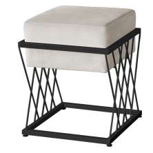 Puff Decorativo Tróia Base Preta Veludo Bege - Montanaris Decor