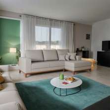Sofá 4 Lugares Malveri com Chaise Direito Linho Cru 250 cm