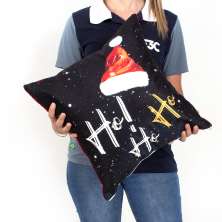 Almofada de Natal de Suede 40cm x 40cm Estampada Gorro Ho Ho Ho com Refil de Silicone
