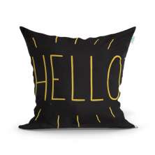 Capa para Almofada Preta Estampada 45cm x 45cm Hello com Zíper Decorativa