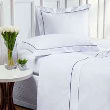 Roupa de Cama Queen de Algodão 200 Fios Liso Branco com Detalhe em Azul Marinho 4 Peças
