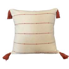 Almofada Niray com Pingente 43x43 Ocre Queimado