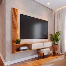 Painel para TV até 65 Polegadas Egeu com LED 2 Portas Off White e Freijó