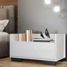 Mesa de Cabeceira 60 cm c/ Pés Quadrados Multimóveis Branca/Preta