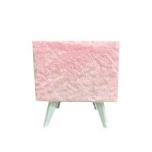 Puff Pé Palito Quadrado Não é Segredo Astracan Pelúcia Rosa Pés Branco 40x45