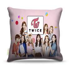 Almofada 45 x 45cm  Nerderia e Lojaria pop twice coreanas colorido