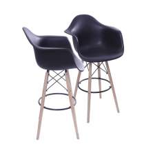 KIT 2 BANQUETAS 6602PP COM BRACO PRETA BASE MADEIRA
