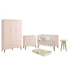 Dormitório Infantil Theo Retrô 3 Portas, Cômoda, Berço, Mesa de Apoio Rosa Fosco com Pés Amadeirado e Colchão D18 - Reller Móveis