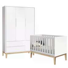 Jogo de Quarto Classic Guarda Roupa 3 Portas e Berço Branco Fosco com Pés Madeira Natural - Reller Móveis