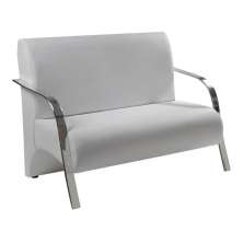 Poltrona Sofá Namoradeira Em Curvin Branco 2 Lugares Decorativa Confortável para Quarto Sala de Espera Recepção Braço Cromado