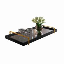 Bandeja Espelhada MDF Laqueado Preto com Alça em Metal Dourado